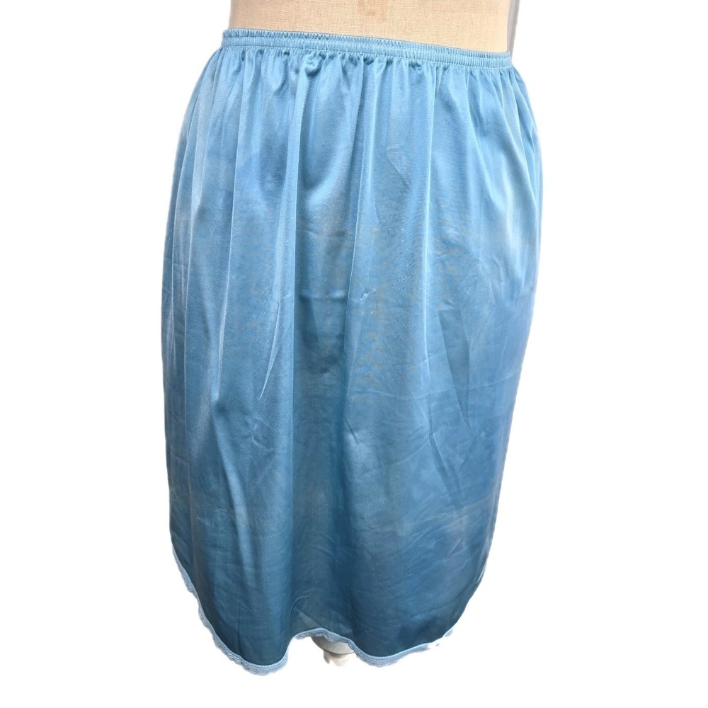 Vanity Fair Vtg Blue Half Slip Size M Nylon Lace Trim‎ Made In USA Lingerie